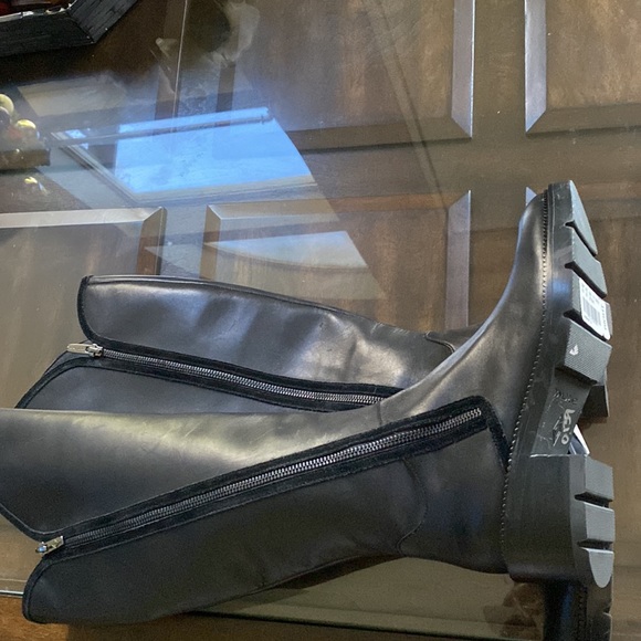 Donald Pliner Soffie Knee High Boot. - Picture 13 of 17